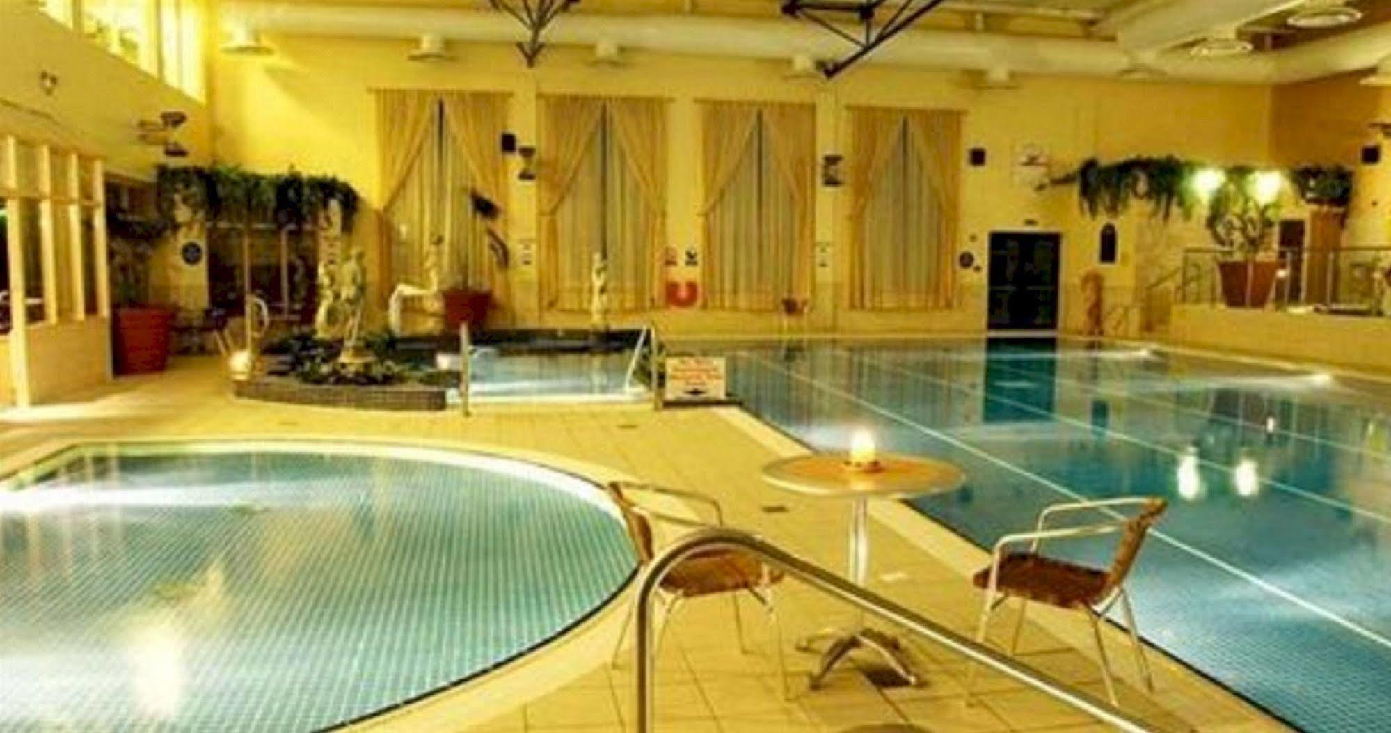 Breaffy Woods Hotel Castlebar Exterior foto